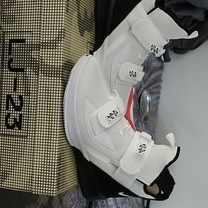 Lebron's LJ-23